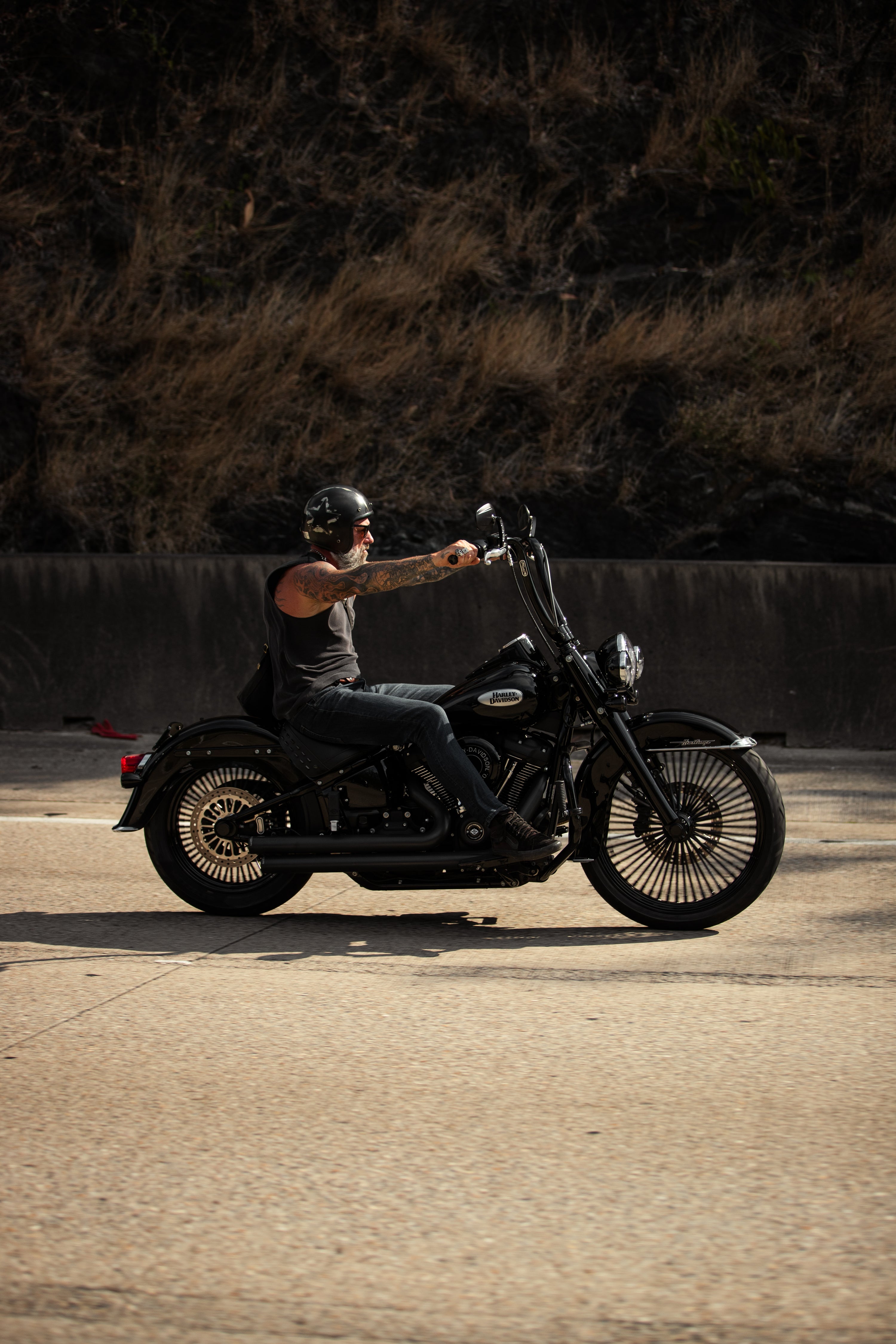 FASTLANE CUSTOM GARAGE - HARLEY DAVIDSON PARTS STORE